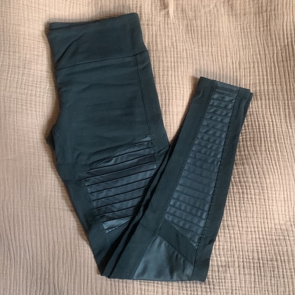 ALO - Yoga High Rise Moto Leggings, Size Medium - Picture 3 of 9